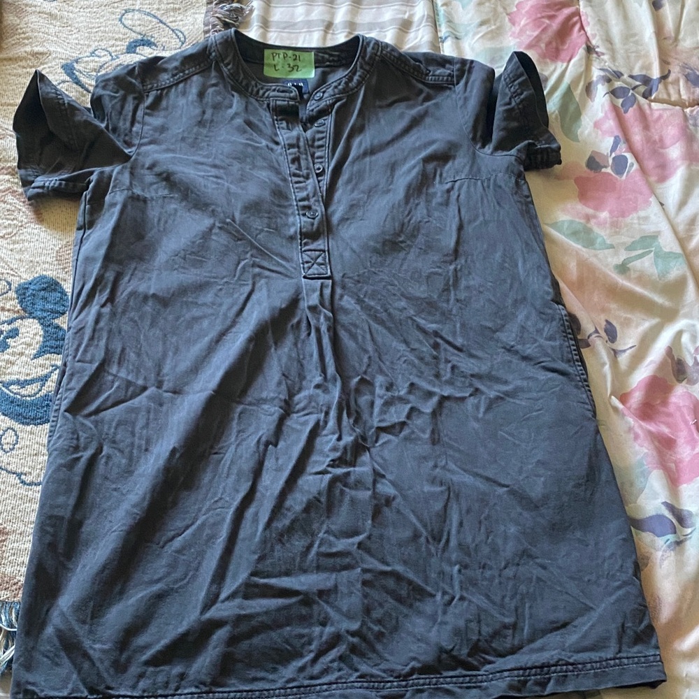 🍄GAP  Dark Gray Casual Button Down dress Shirt